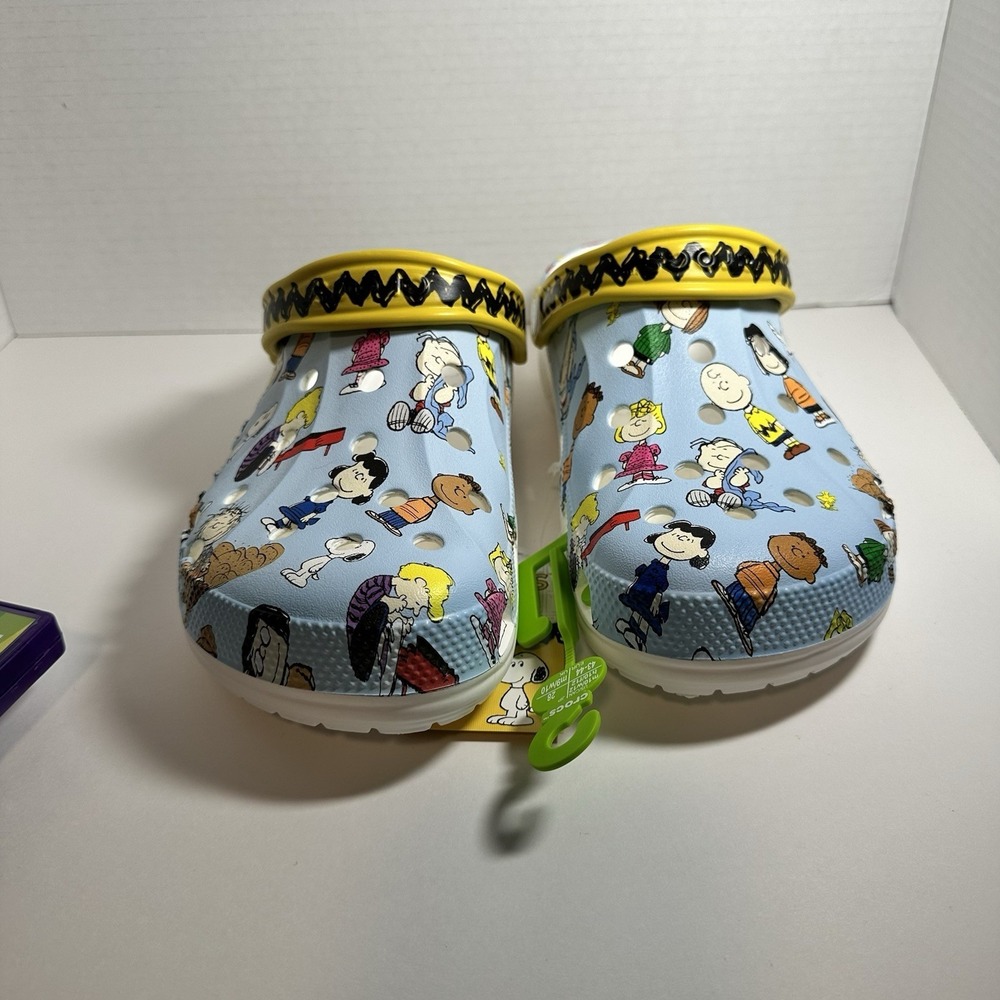 Crocs Adult Peanuts Gang Baya Clog Size US M10 W12 Limited Edition